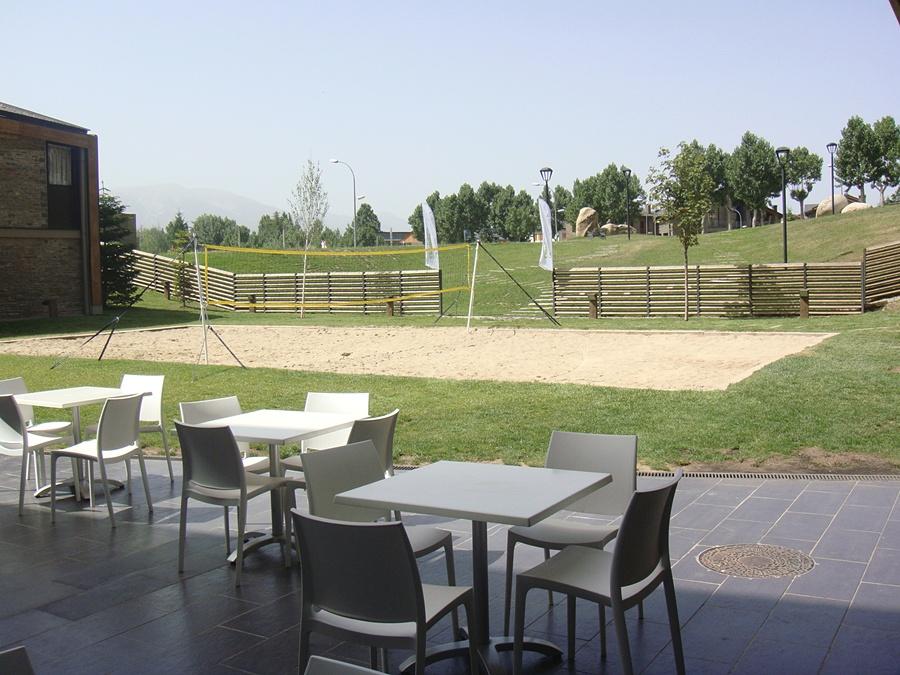 Отель Campus Cerdanya Пучсерда Экстерьер фото