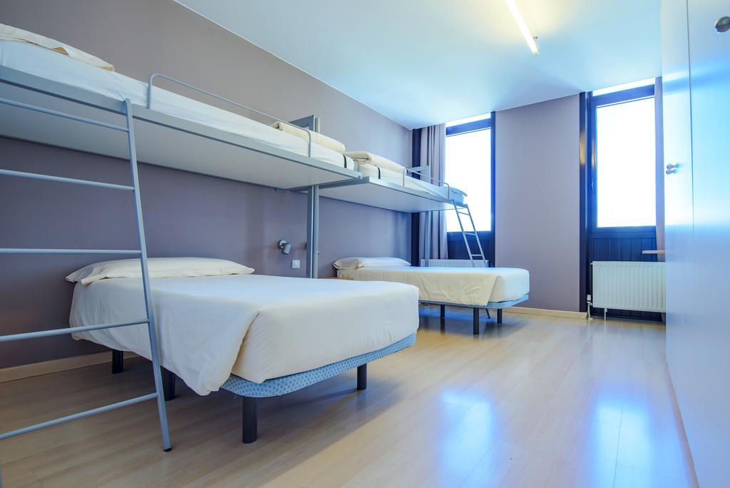 Отель Campus Cerdanya Пучсерда Экстерьер фото