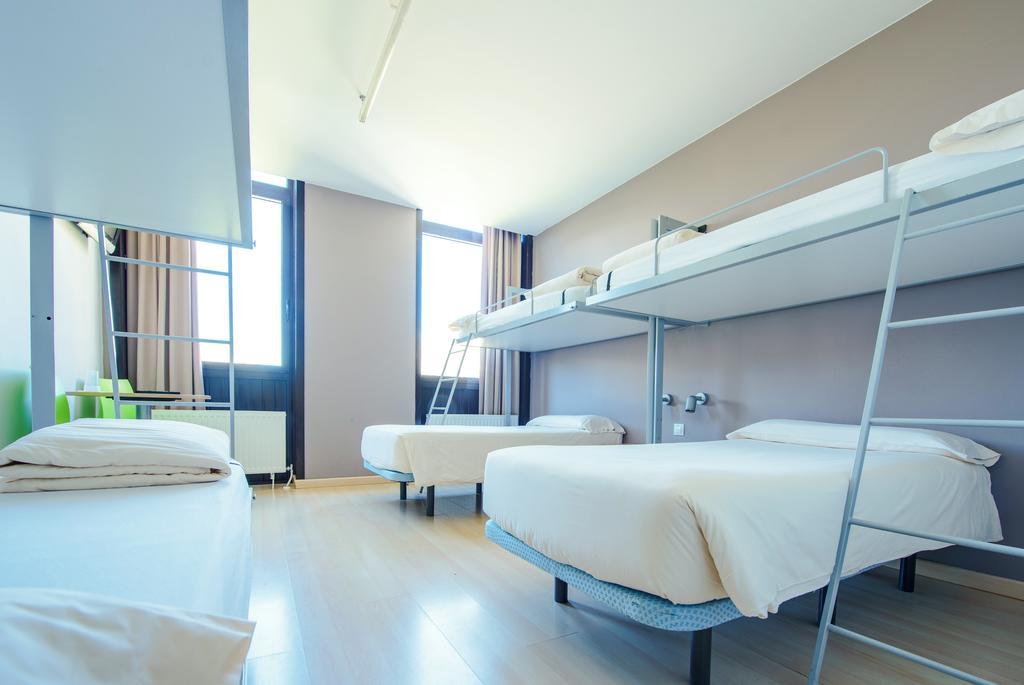 Отель Campus Cerdanya Пучсерда Экстерьер фото