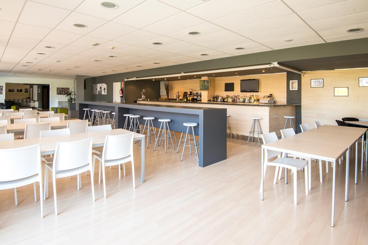 Отель Campus Cerdanya Пучсерда Экстерьер фото