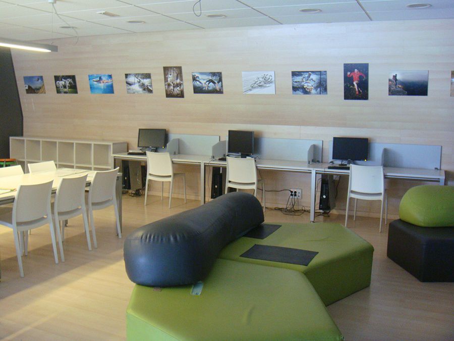 Отель Campus Cerdanya Пучсерда Экстерьер фото